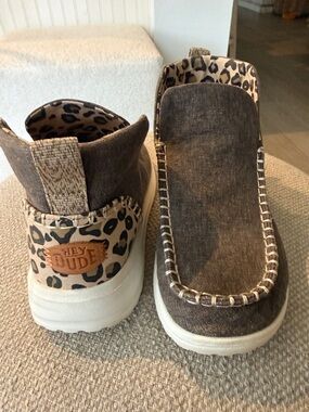 Hey Dude women’s size 6 Brown Slip-On Shoes with Leopard Accent
